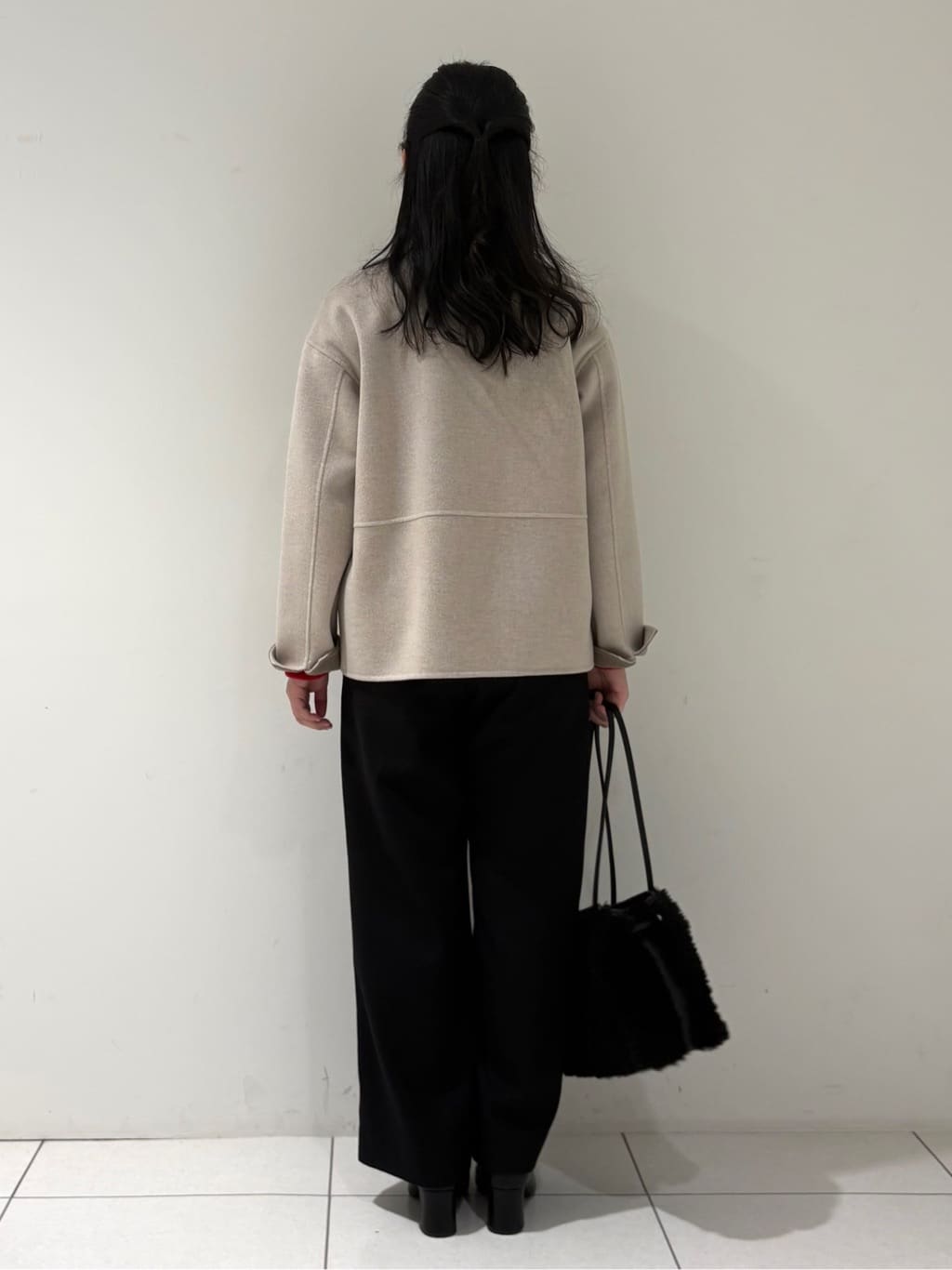 momokoさんの「INDIVI｜【配色デザイン／ショート丈】ウールリバー ノーカラーコート」を使ったコーディネート