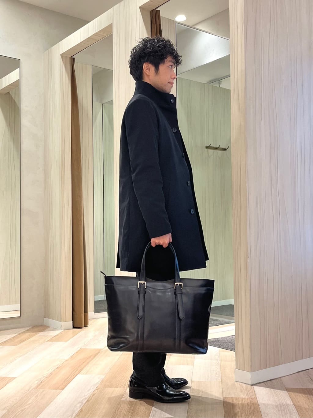 URAさんの「TAKEO KIKUCHI｜【ダウンライナー付き】ドビースタンドカラーコート」を使ったコーディネート