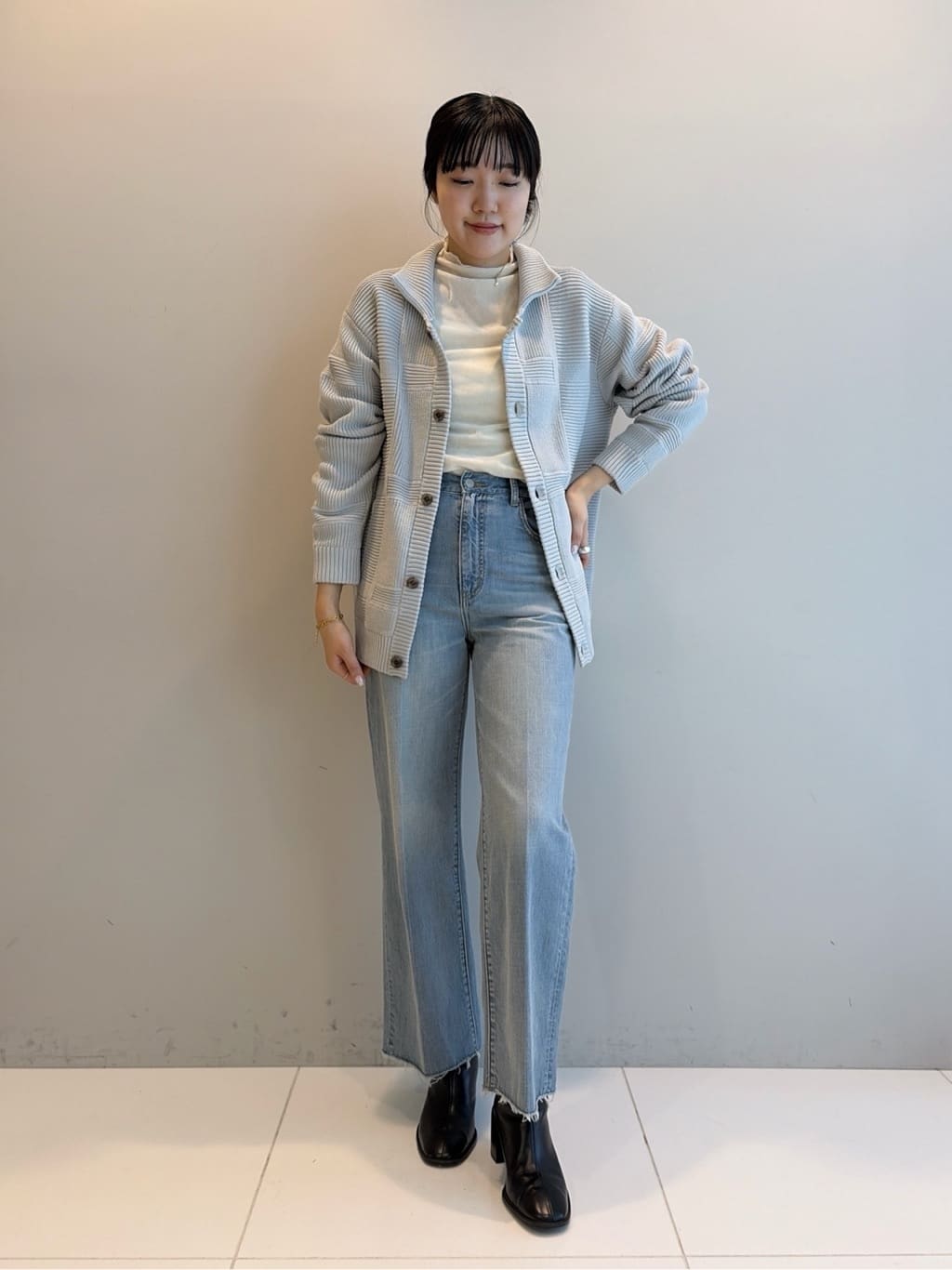 Akutagawaさんの「TAKEO KIKUCHI｜畦編みチェック ニットカーディガン」を使ったコーディネート