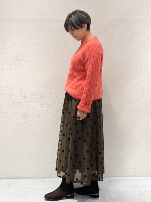 ばっちょさんの「grove｜ふんわり包み込む ケーブルボートネックニット」を使ったコーディネート