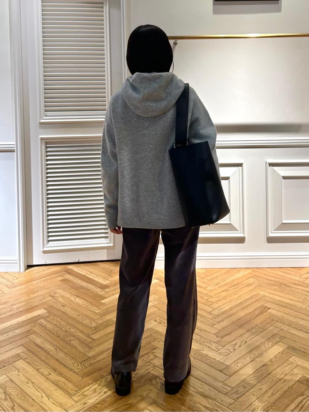 cocoさんの「DRESSTERIOR｜カシミヤブレンドフードニット」を使ったコーディネート