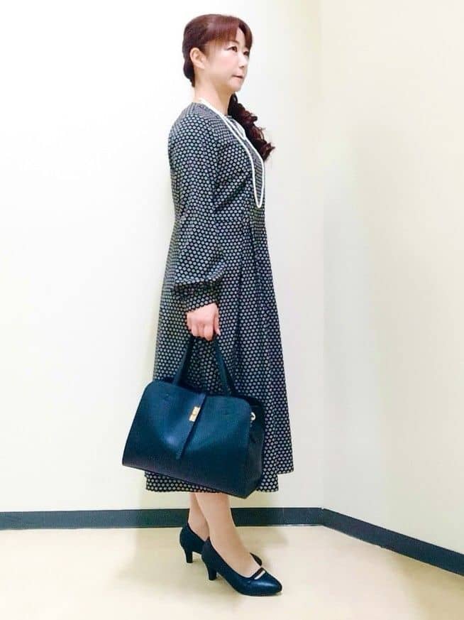 花さんの「Reflect｜【通勤/お出かけ◎】ジオメプリントクラシカルワンピース」を使ったコーディネート