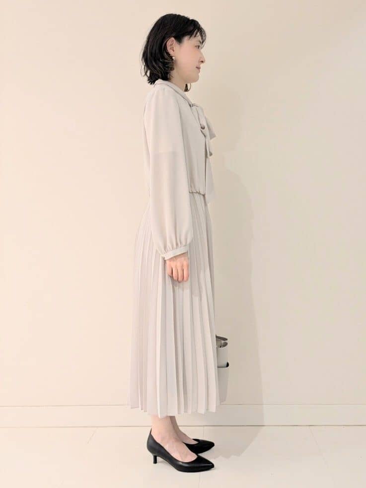 サオリさんの「UNTITLED｜◆【フォーマル/洗える】ボウタイ プリーツワンピース」を使ったコーディネート