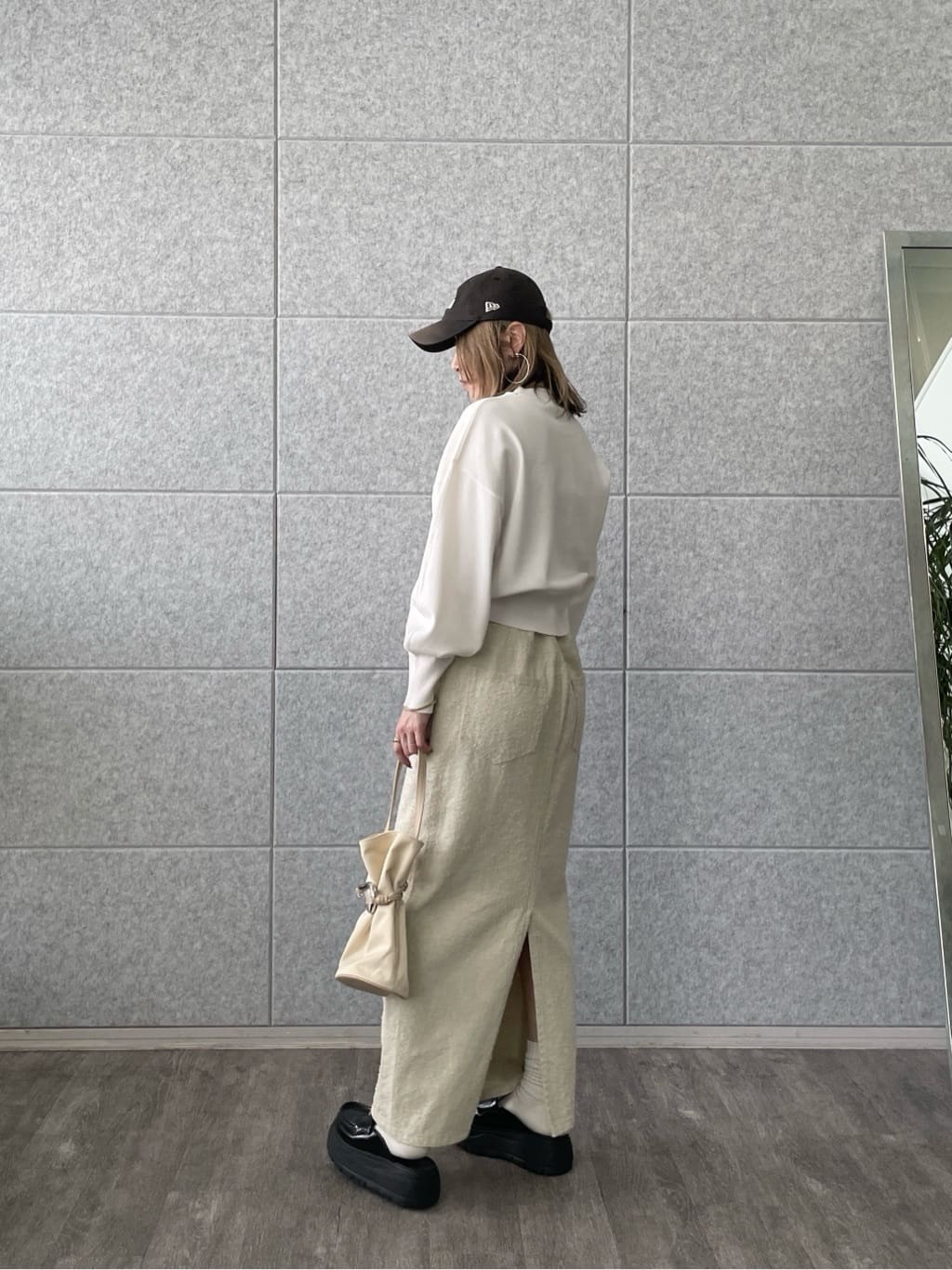 kotakiさんの「INDIVI｜Timeless｜フォルムロゴニット」を使ったコーディネート