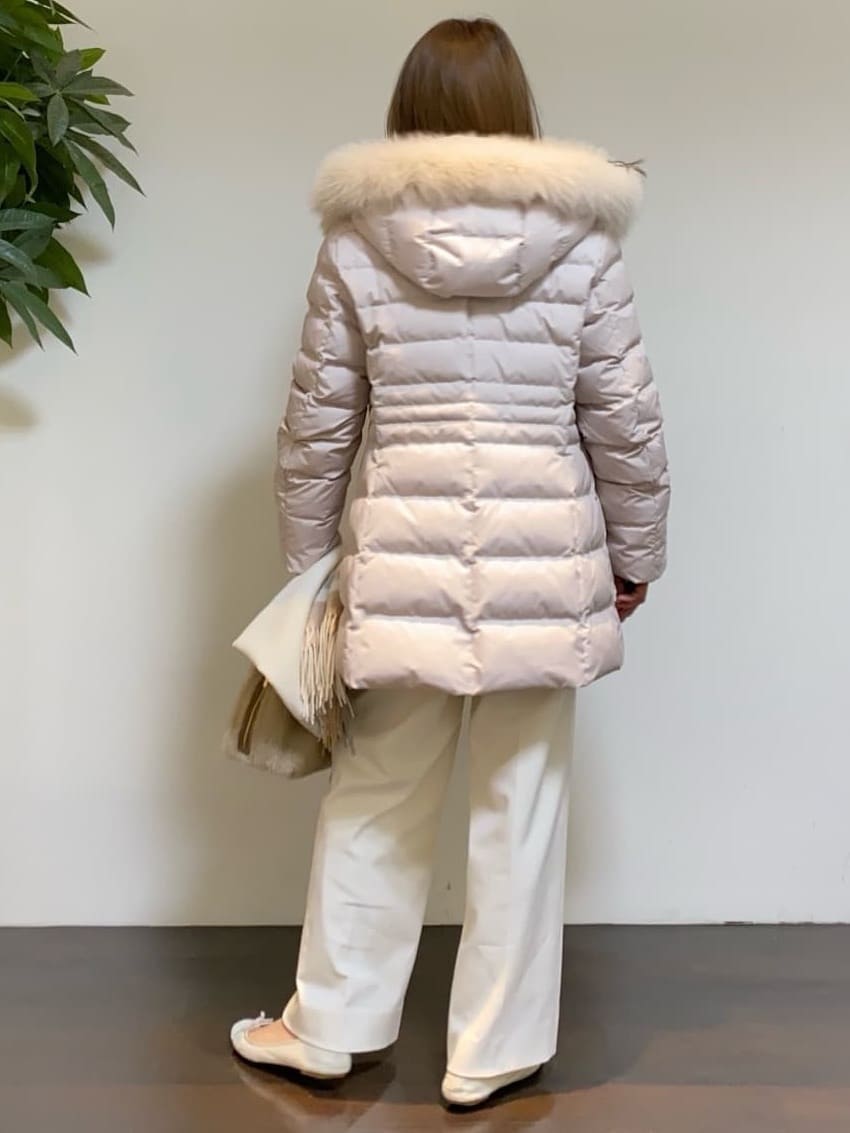 tomoさんの「UNTITLED｜【はっ水機能/フード取り外し可】ミディダウンコート」を使ったコーディネート