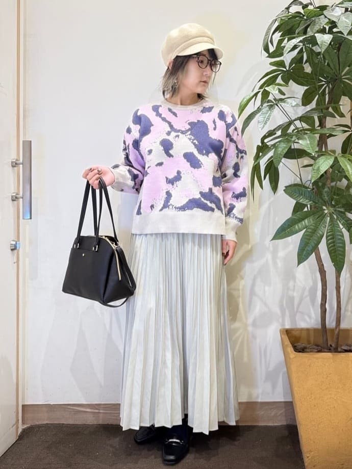 misakiさんの「SHOO･LA･RUE｜【洗濯機可/S-LL】1枚で華やかに ラメ入りニュアンス柄ニット」を使ったコーディネート
