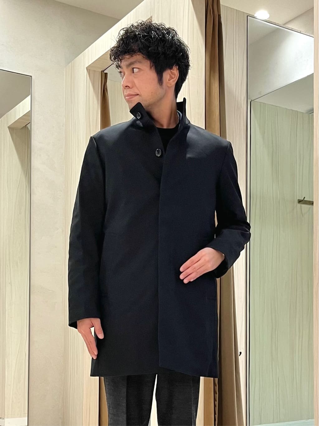 URAさんの「TAKEO KIKUCHI｜【ダウンライナー付き】ドビースタンドカラーコート」を使ったコーディネート