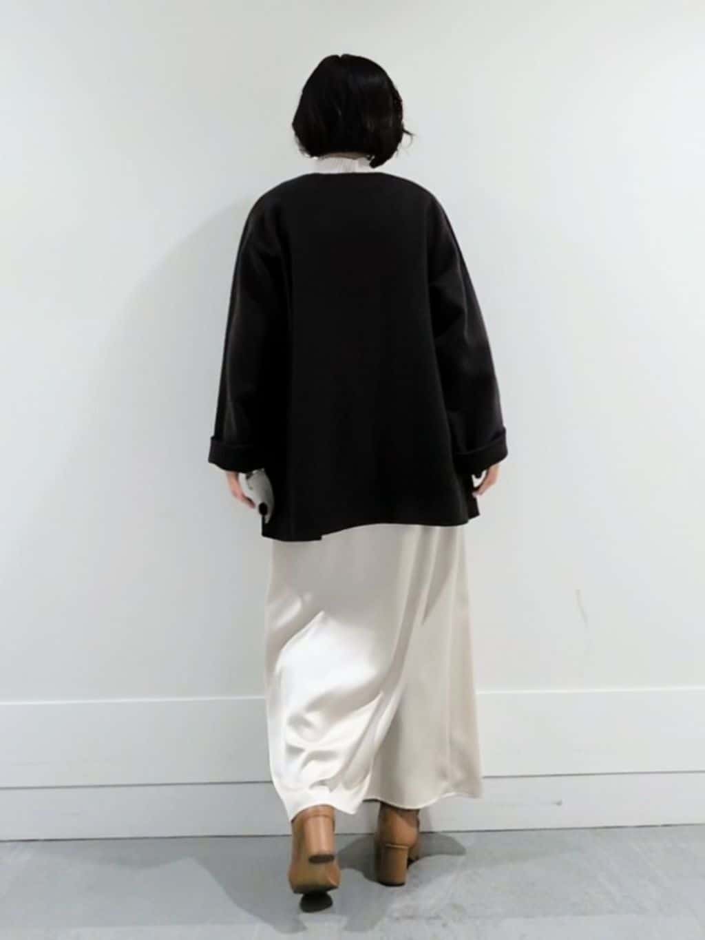 ミズタさんの「UNTITLED｜【ミディ丈/軽やか】セミラグランリバー コート」を使ったコーディネート