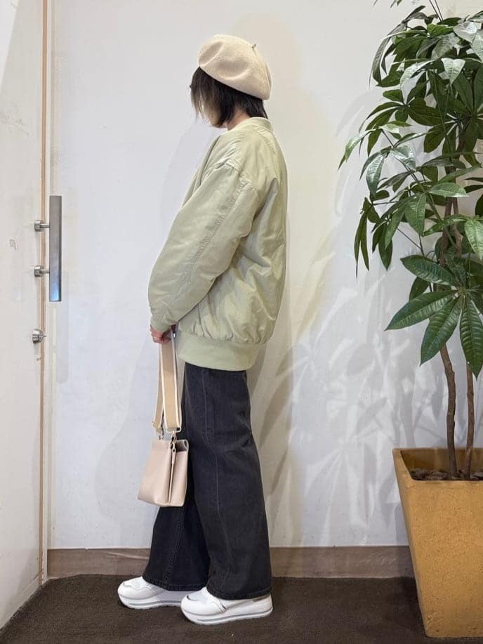 misakiさんの「SHOO･LA･RUE｜【S-LL】大人も取り入れやすい BIGシルエット MA－1ブルゾン」を使ったコーディネート