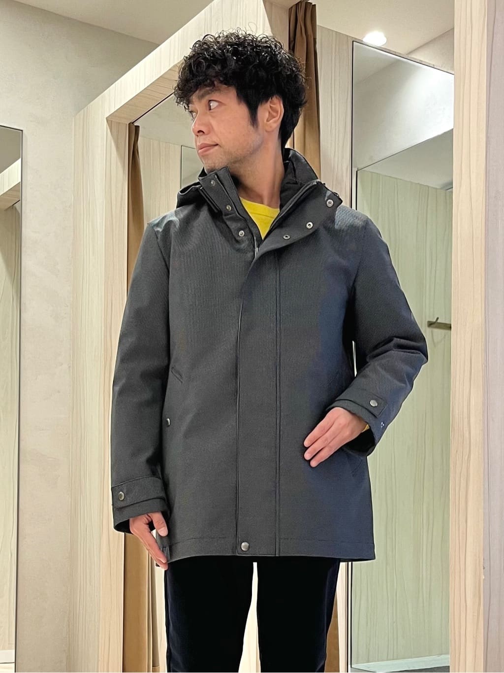 URAさんの「TAKEO KIKUCHI｜【Air Palette Knit】ワンポイント カラーニット プルオーバー」を使ったコーディネート