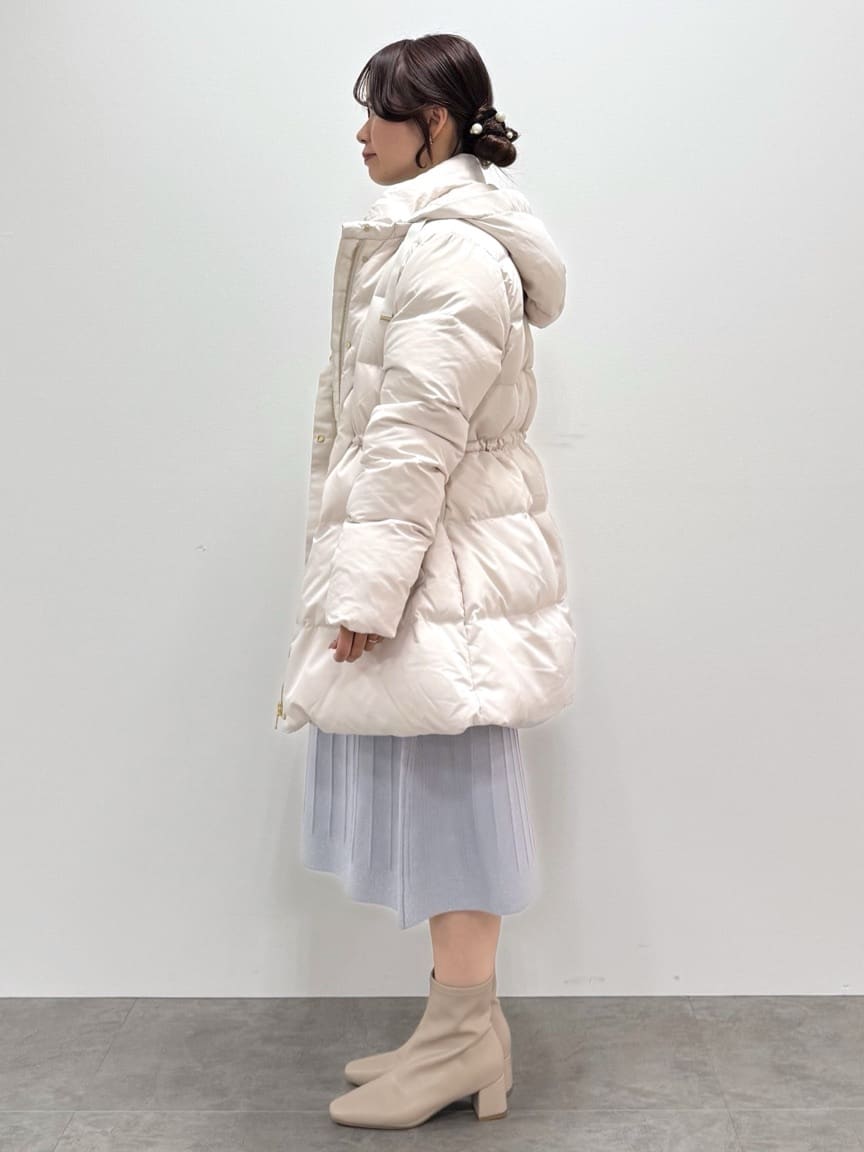 kozuさんの「index｜KAWADAダウンドロストミドルコート【撥水／洗濯機OK／2WAY／静電気防止裏地】《XS～3L》」を使ったコーディネート
