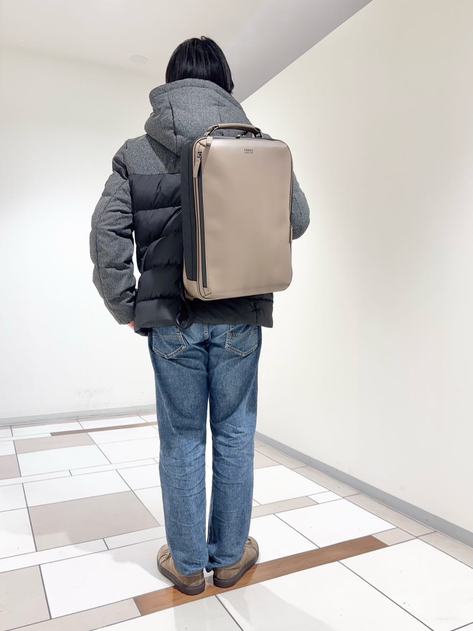 及川さんの「TAKEO KIKUCHI｜カラーコンビ ダウンブルゾン」を使ったコーディネート