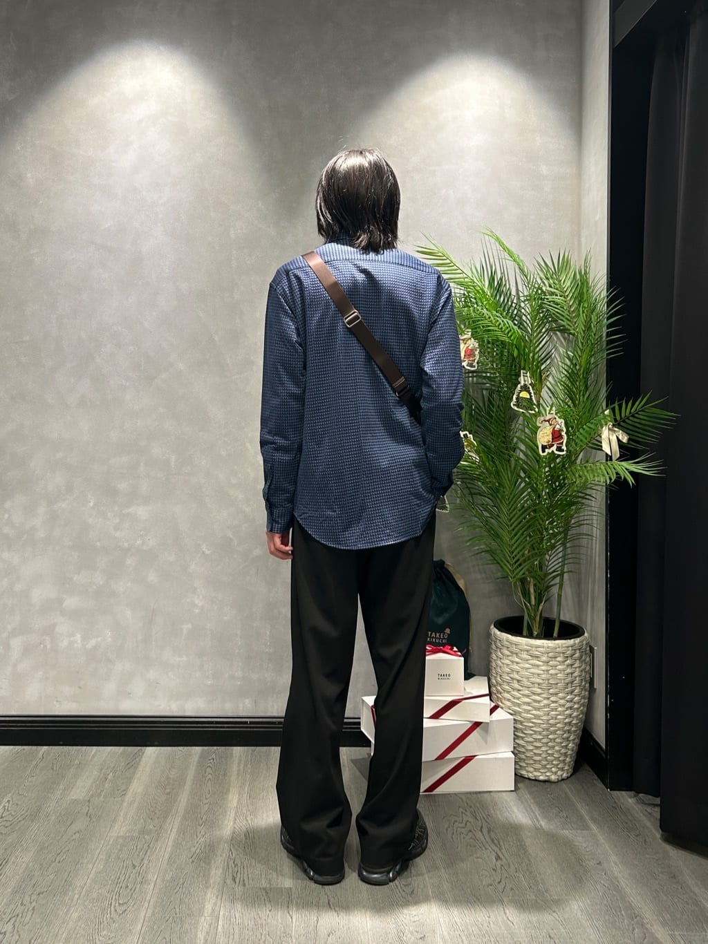 ruiさんの「TAKEO KIKUCHI｜【抗菌防臭/シーズンレス】シアサッカーギンガムチェック ストレッチシャツ」を使ったコーディネート