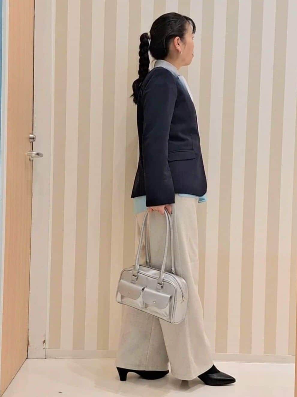 Saoさんの「SHOO･LA･RUE｜【洗濯機可/セットアップ可/S-3L】きちんと楽に。カットジョーゼットノーカラージャケット」を使ったコーディネート