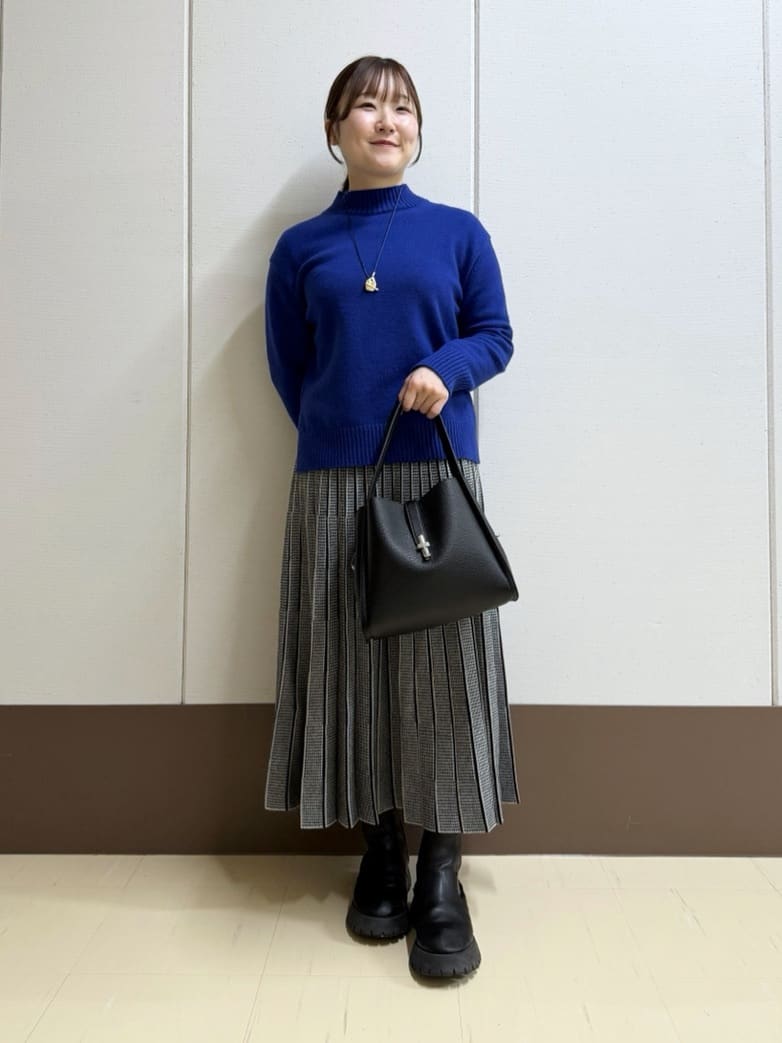 Rikoさんの「INDIVI｜【名品／撥水／抗菌防臭】ショート丈リサイクルダウンコート」を使ったコーディネート