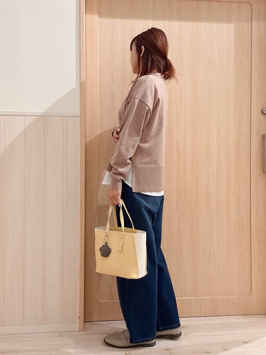モカさんの「SHOO･LA･RUE｜【S-LL】脚のラインを拾いにくい デニムワイドパンツ」を使ったコーディネート