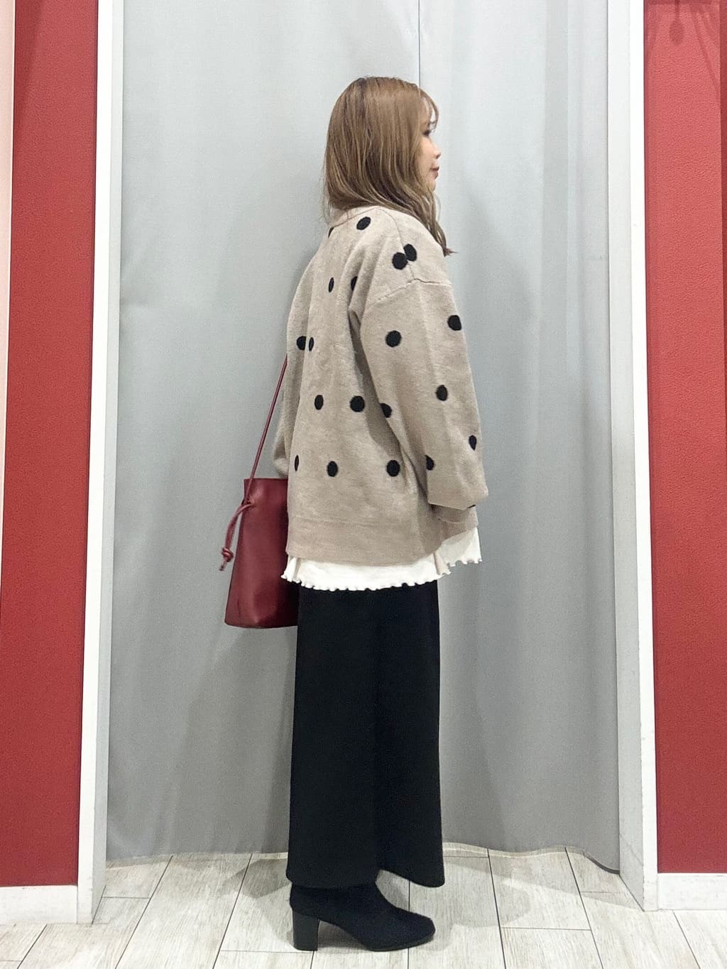 shioさんの「SHOO･LA･RUE｜【高レビュー】ウエストゴムで穿きやすい　ガウチョパンツ」を使ったコーディネート