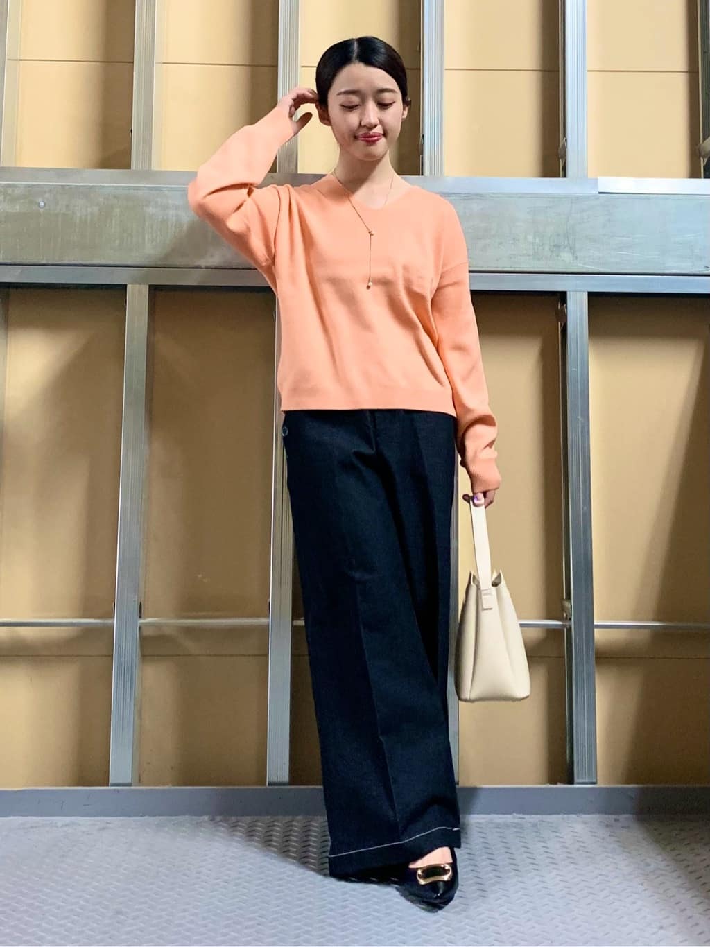 sahoさんの「THE SHOP TK｜【S-XLサイズ/上品見えが叶う】Vネックニット/洗濯機OK」を使ったコーディネート