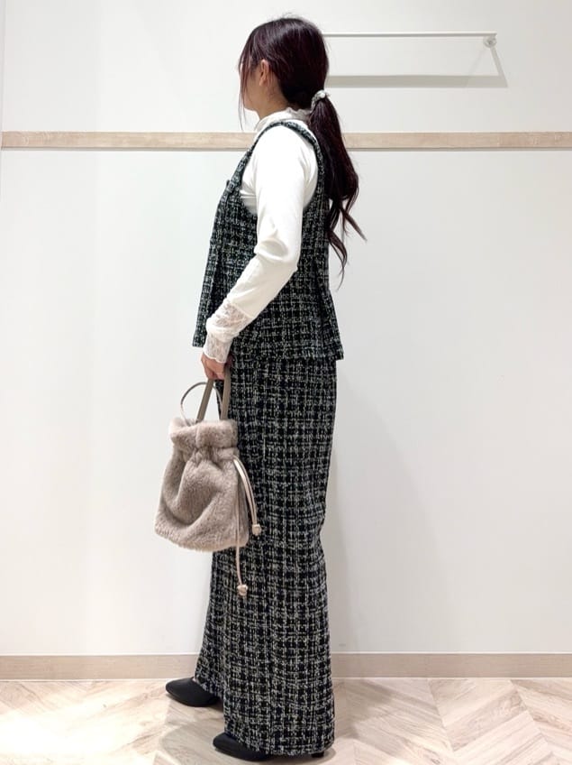 nanaさんの「SHOO･LA･RUE｜【2点セット】着るだけで決まる クラシカルなツイード調 チェック柄セットアップ」を使ったコーディネート