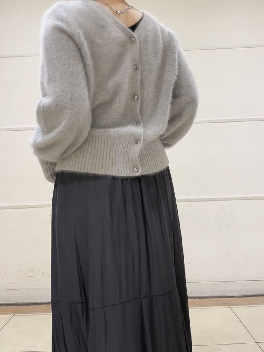 watanabeさんの「UNTITLED｜【ふわふわニット/前後2WAY】フォックスカシミヤカーディガン」を使ったコーディネート