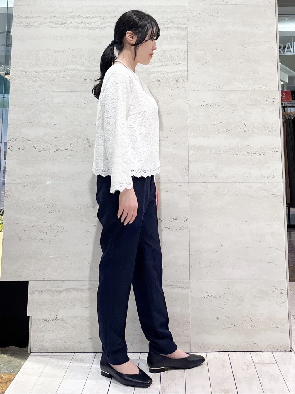 かほさんの「OPAQUE.CLIP｜《通勤対応》レースブラウス【洗濯機OK】」を使ったコーディネート