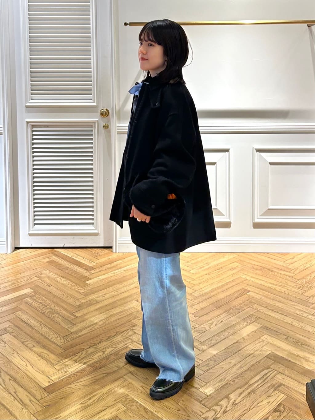 cocoさんの「DRESSTERIOR｜センタープレス ワイドストレートデニム」を使ったコーディネート