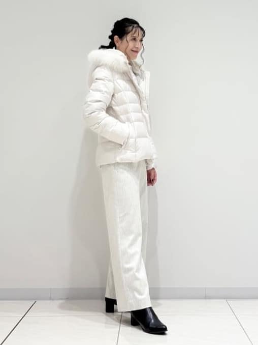 kayoさんの「INDIVI｜【名品／撥水／抗菌防臭】ショート丈リサイクルダウンコート」を使ったコーディネート