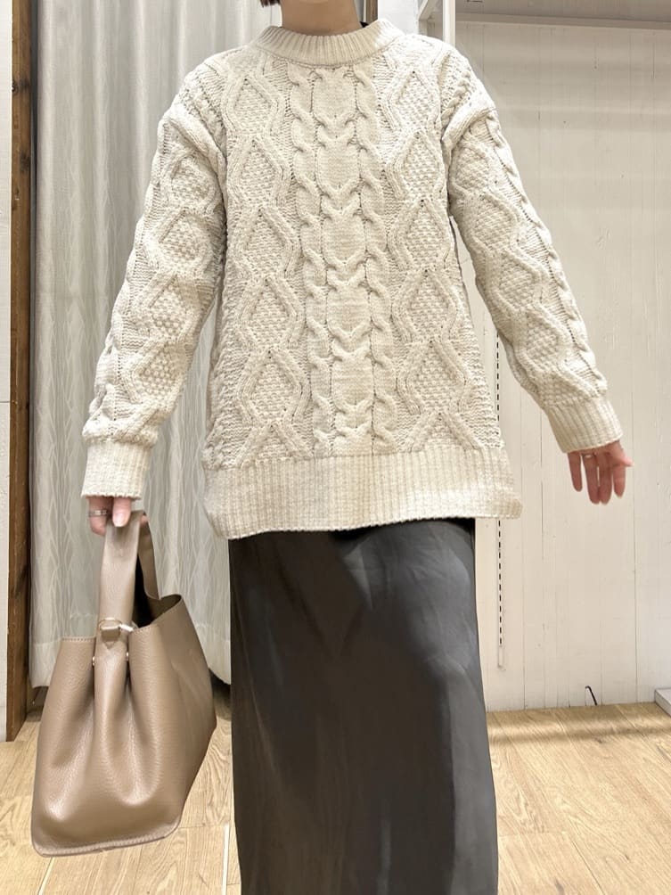 ga_riさんの「THE SHOP TK｜【洗える】冬のコーデを盛り上げる マットモール ケーブルニット」を使ったコーディネート