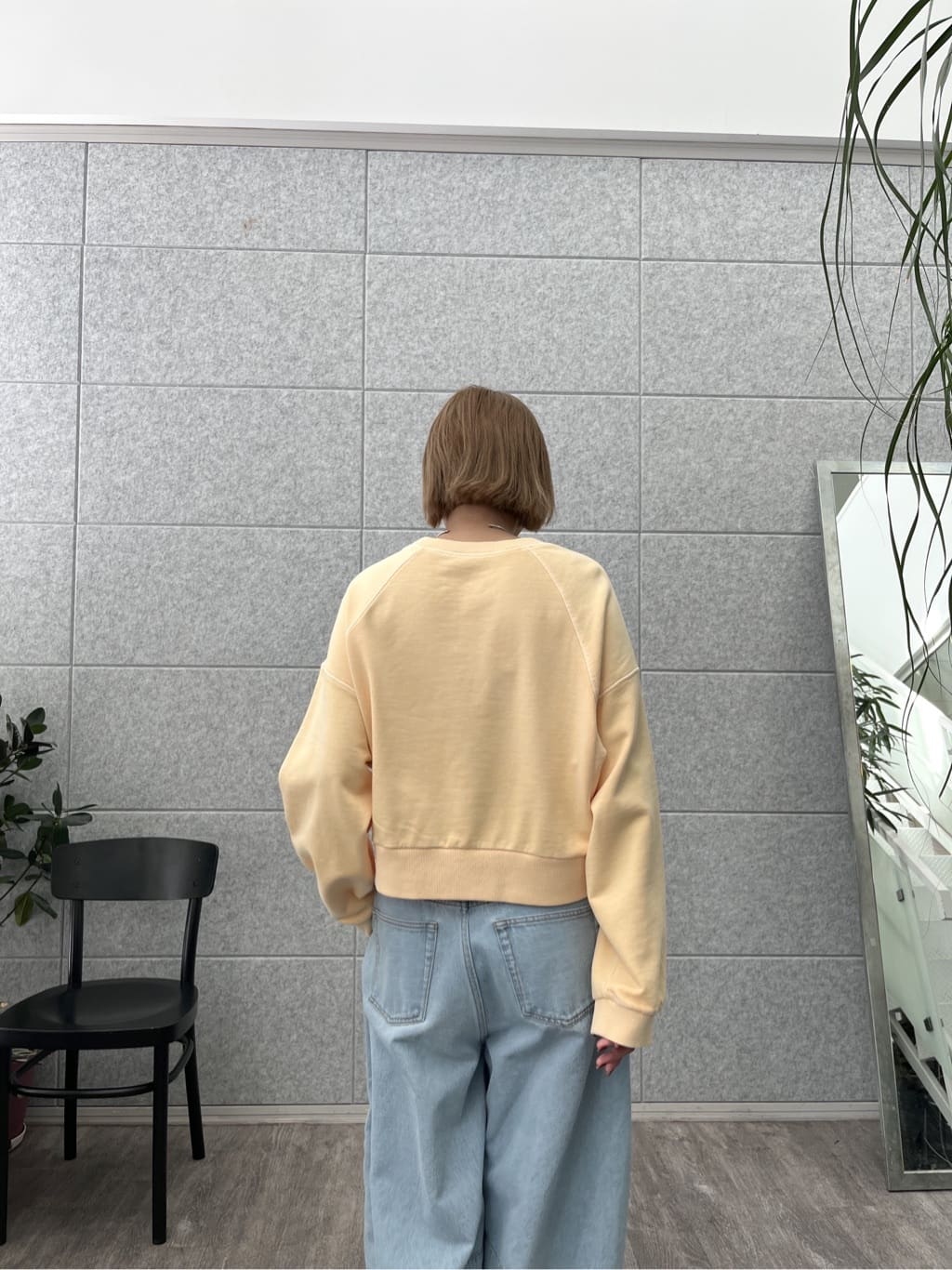 Harukaさんの「INDIVI｜ワイドスリーブカラースウェット」を使ったコーディネート