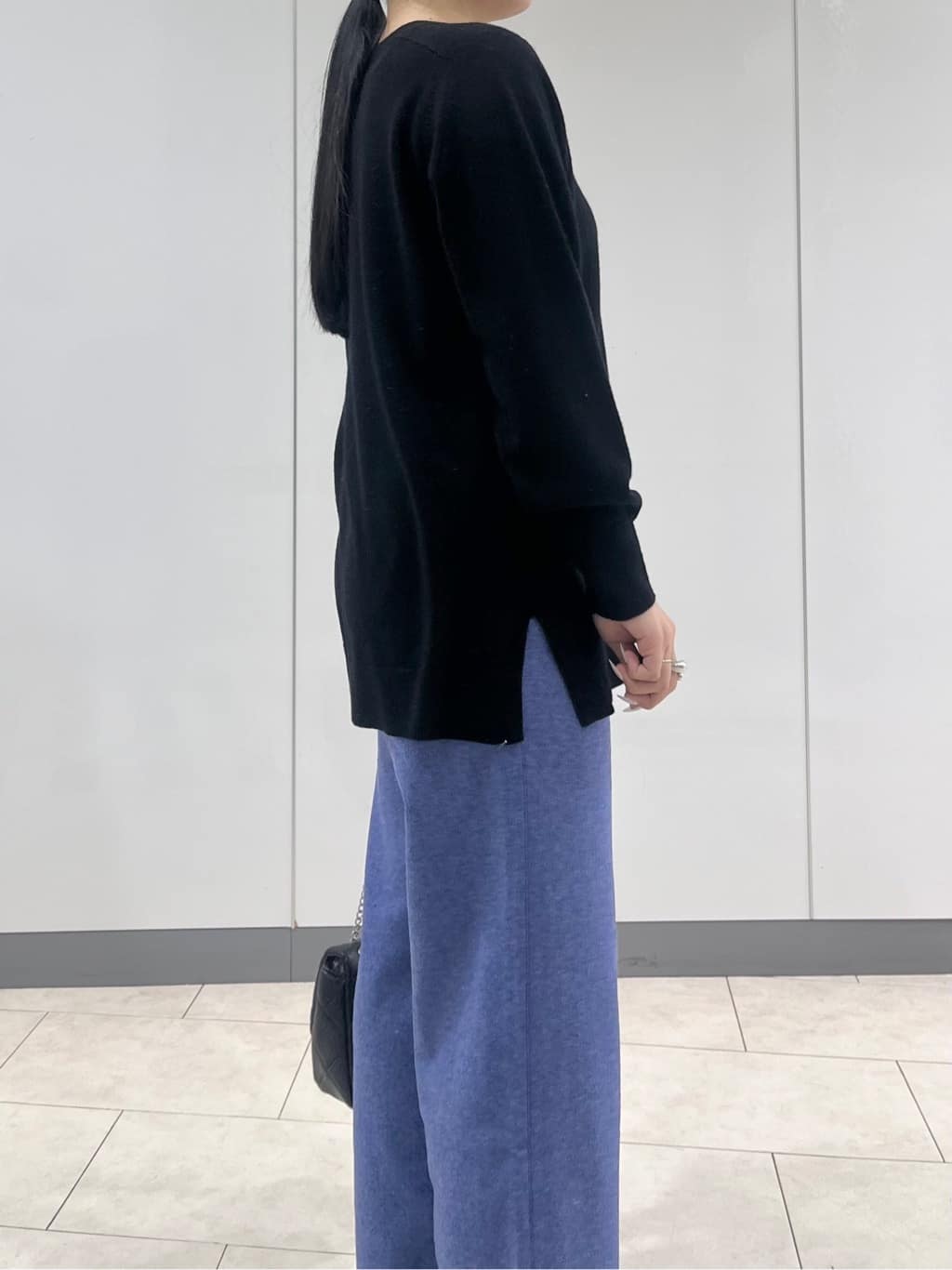 hasuさんの「INDIVI｜【撥水／洗える】ステッチレス ロングダウンコート」を使ったコーディネート