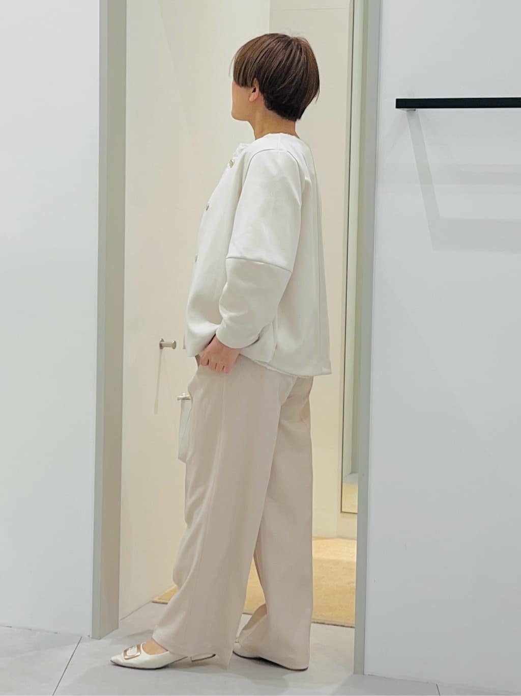 タナさんの「THE SHOP TK｜【通勤にもデイリーにも】CAVIAN ベーシックワイドパンツ/セットアップ可」を使ったコーディネート
