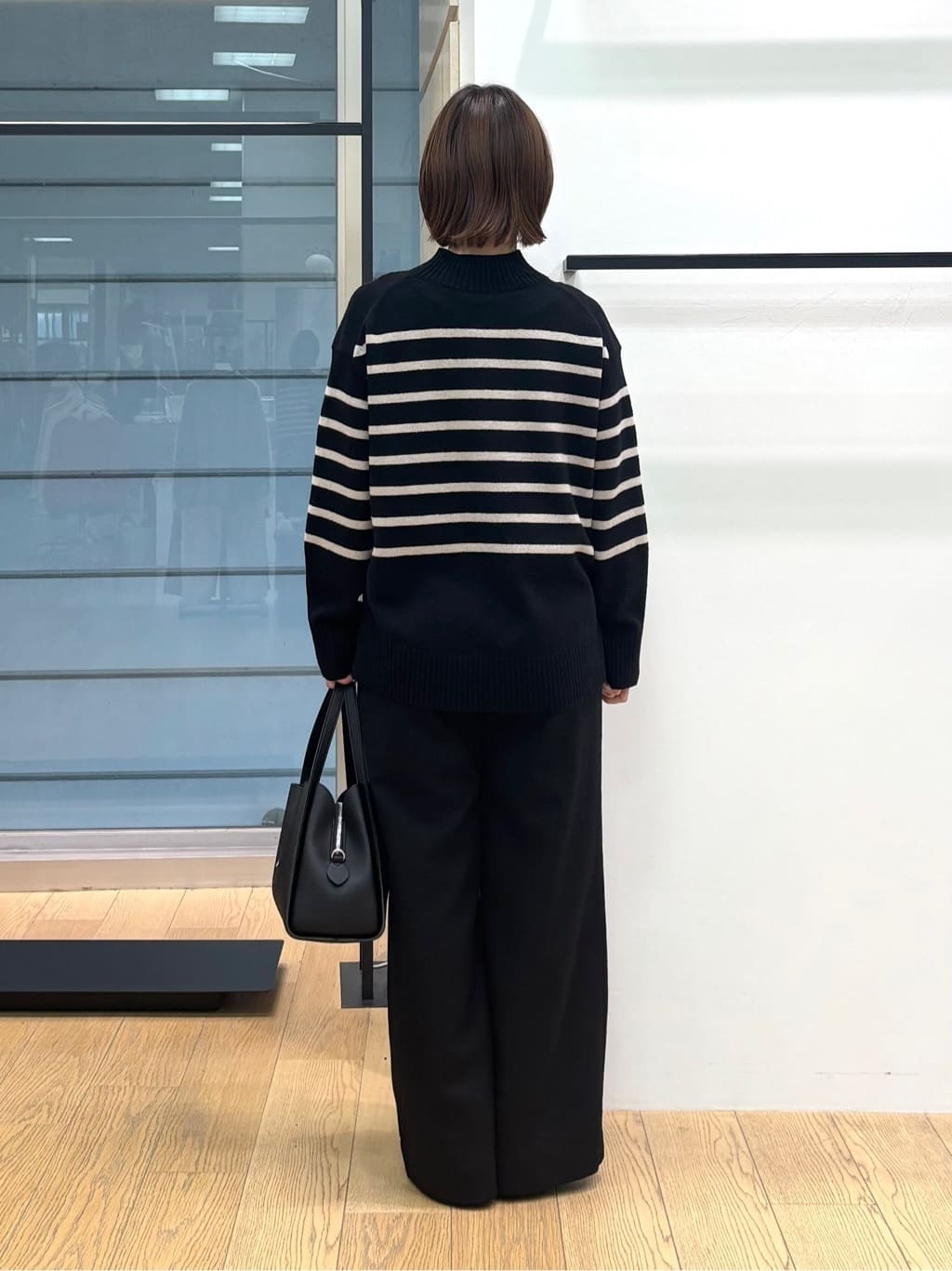 asamiさんの「INDIVI｜【褒められパンツ／ウール混】ウォームウール ワイドパンツ」を使ったコーディネート