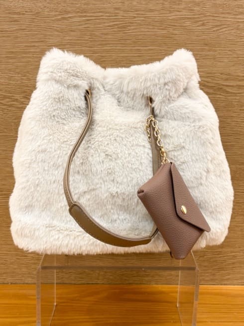 yukariさんの「grove｜【名品アウター/800FP・多機能】つつまれダウンロング」を使ったコーディネート