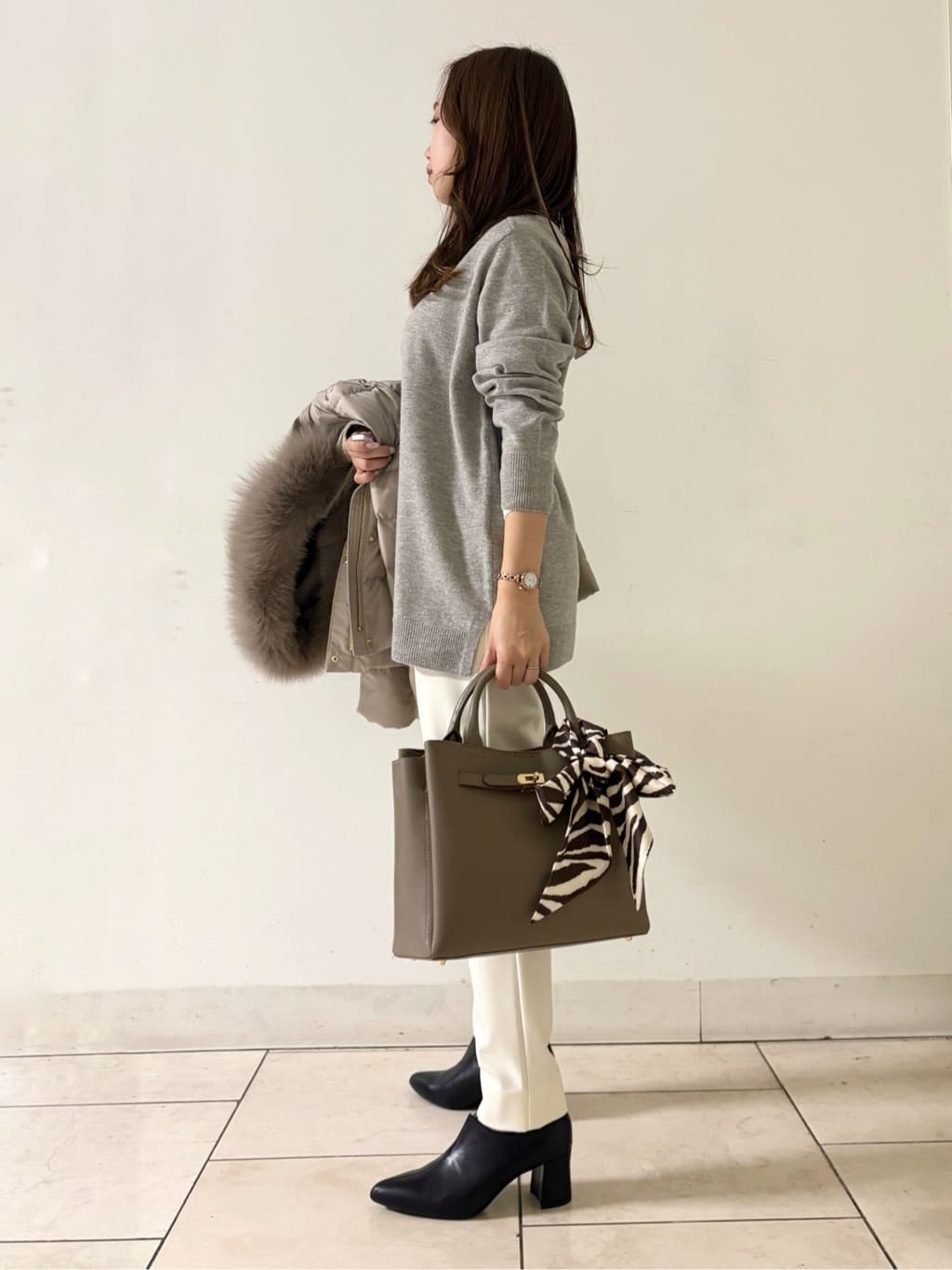 kahoさんの「INDIVI｜【名品／撥水／抗菌防臭】ショート丈リサイクルダウンコート」を使ったコーディネート