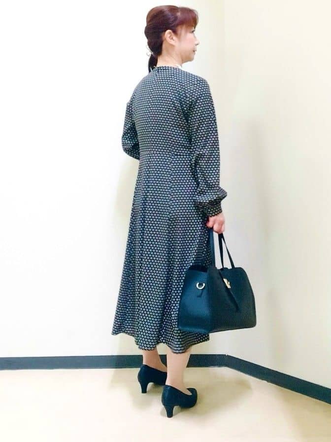 花さんの「Reflect｜【通勤/お出かけ◎】ジオメプリントクラシカルワンピース」を使ったコーディネート