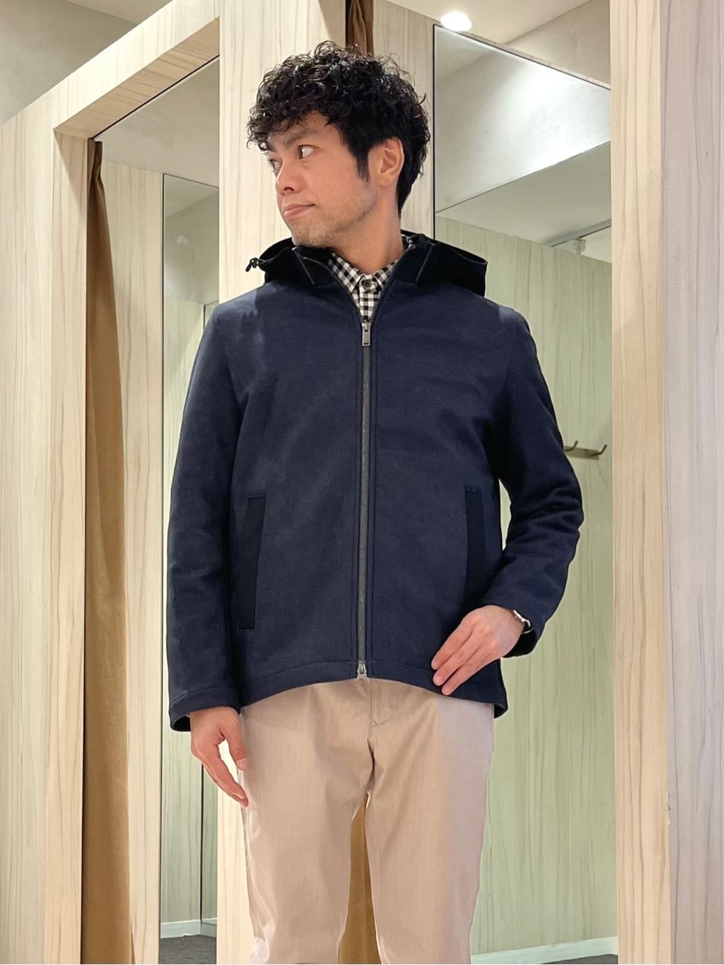 URAさんの「TAKEO KIKUCHI｜【JUST ONE LAYER】ダウンファブリック ジップアップ フード ブルゾン」を使ったコーディネート