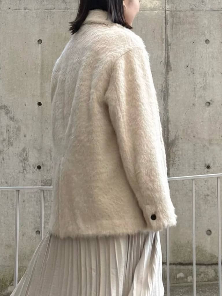 chさんの「THE SHOP TK｜纏うだけで大人上品 シャギーチェスターハーフコート」を使ったコーディネート