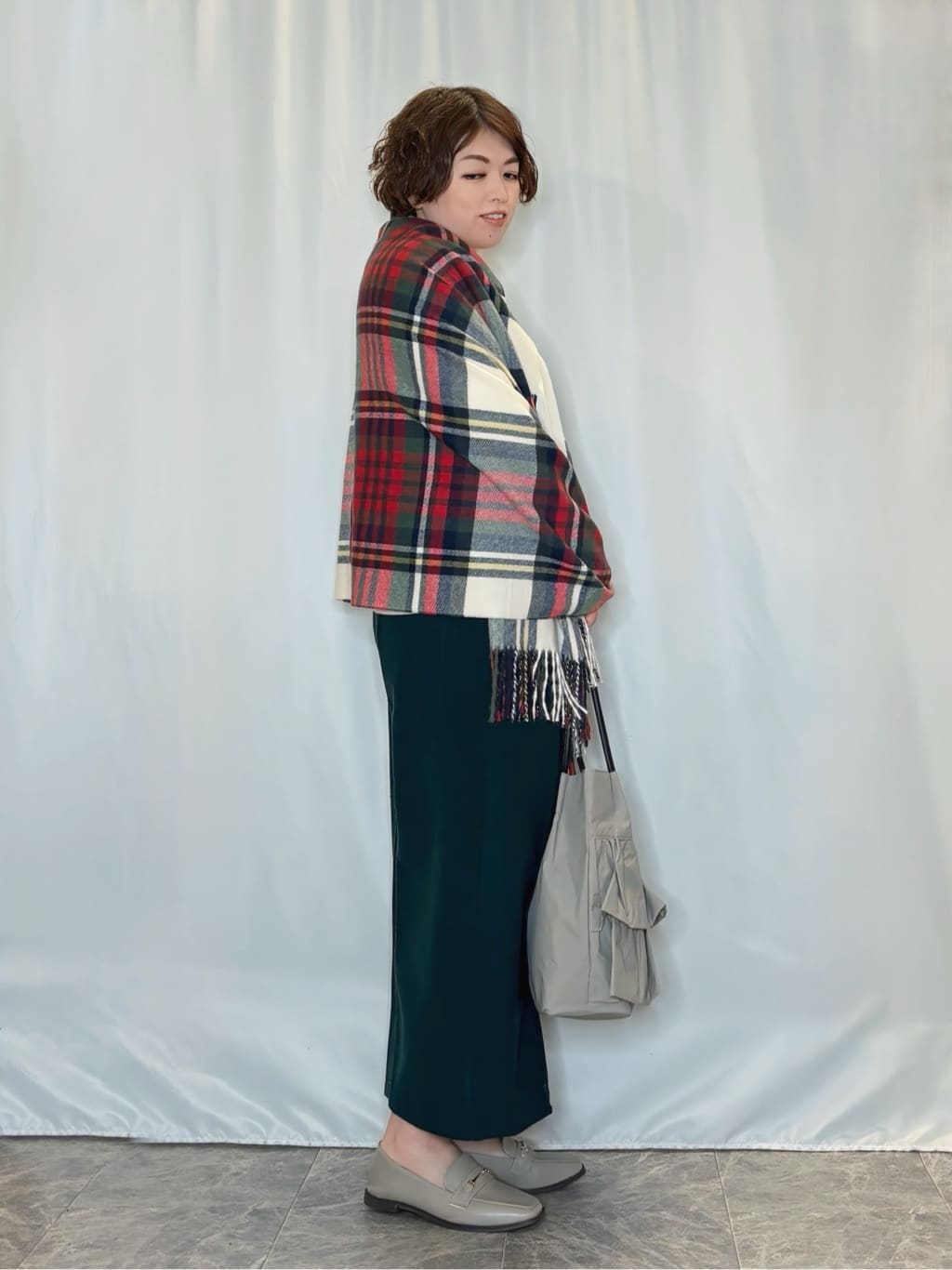 たみさんの「SHOO･LA･RUE｜【洗濯機可】小さめ刺繍で大人見え アソート裏起毛スウェット」を使ったコーディネート