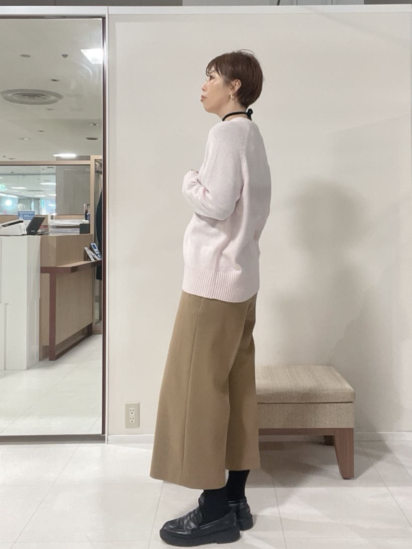 IWAMOさんの「UNTITLED｜【重ね着もおすすめ/洗える】ウールカシミヤ クルーネックニット」を使ったコーディネート