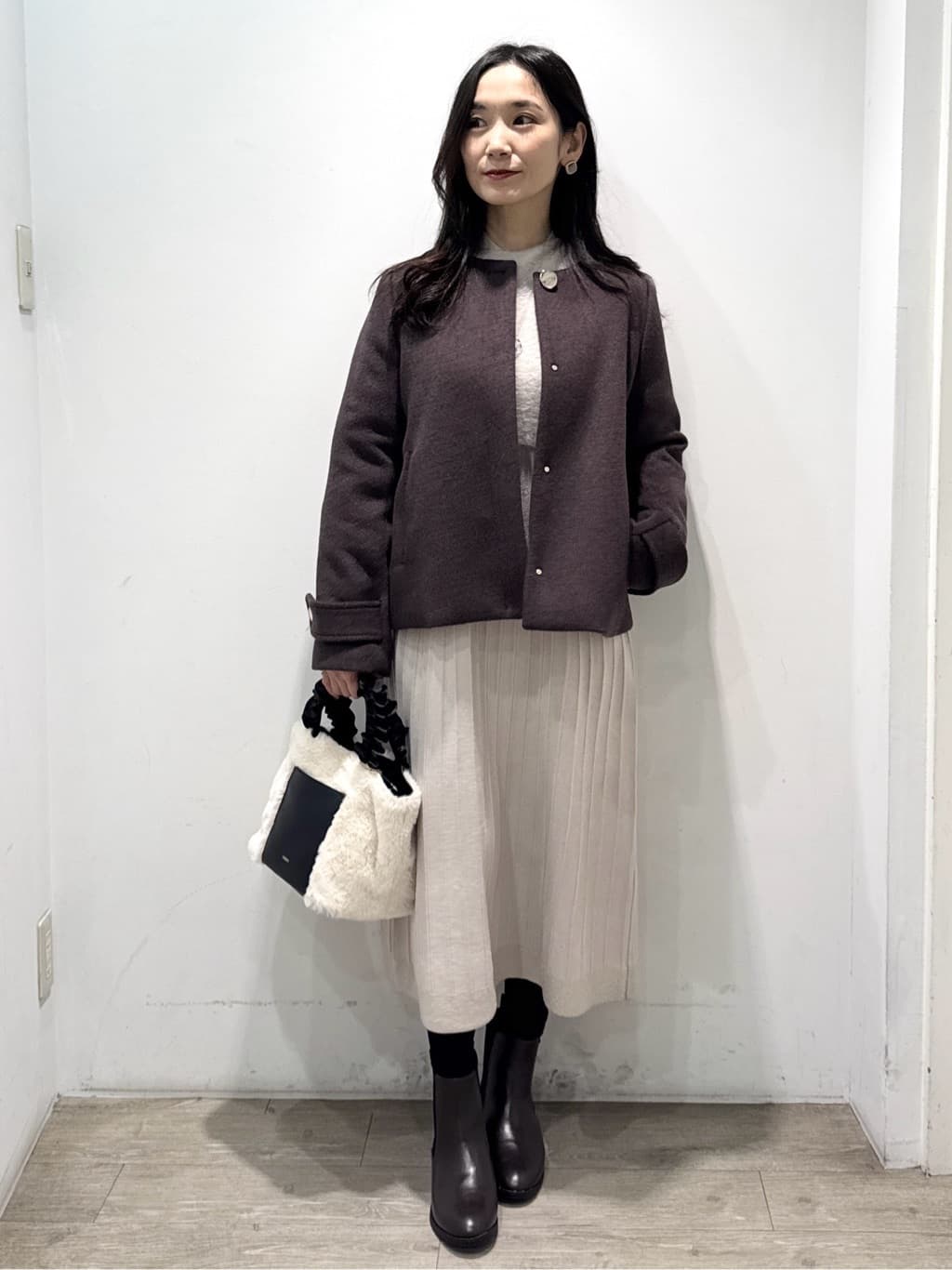 yuicciさんの「OPAQUE.CLIP｜ラメフェザープルオーバーセット ニットワンピース【洗濯機OK】《XS～LL》」を使ったコーディネート