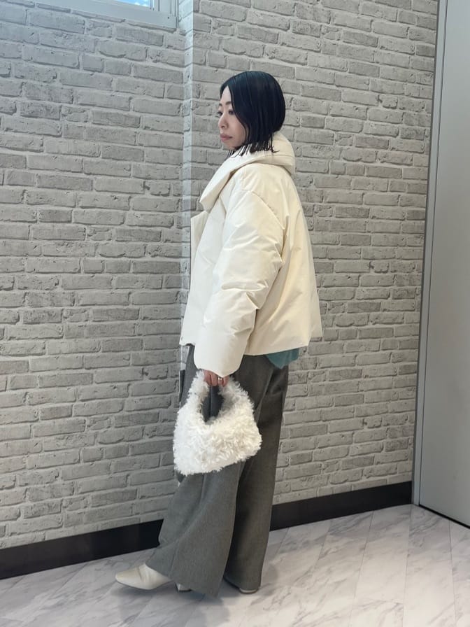 Mikoさんの「INDIVI｜フェイクファーマイクロバッグ」を使ったコーディネート