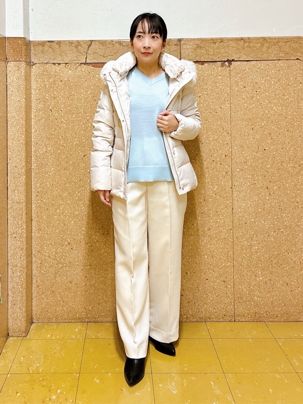hattoriさんの「INDIVI｜【名品／撥水／抗菌防臭】ショート丈リサイクルダウンコート」を使ったコーディネート