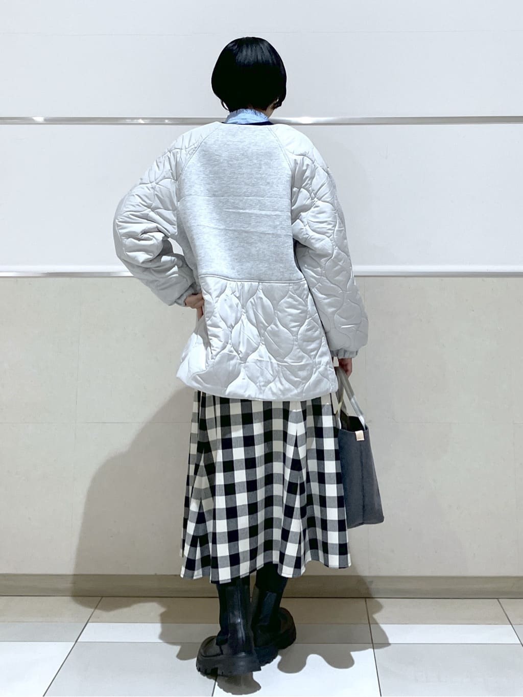 eriko さんの「Dessin｜ウールカシミヤVネック」を使ったコーディネート
