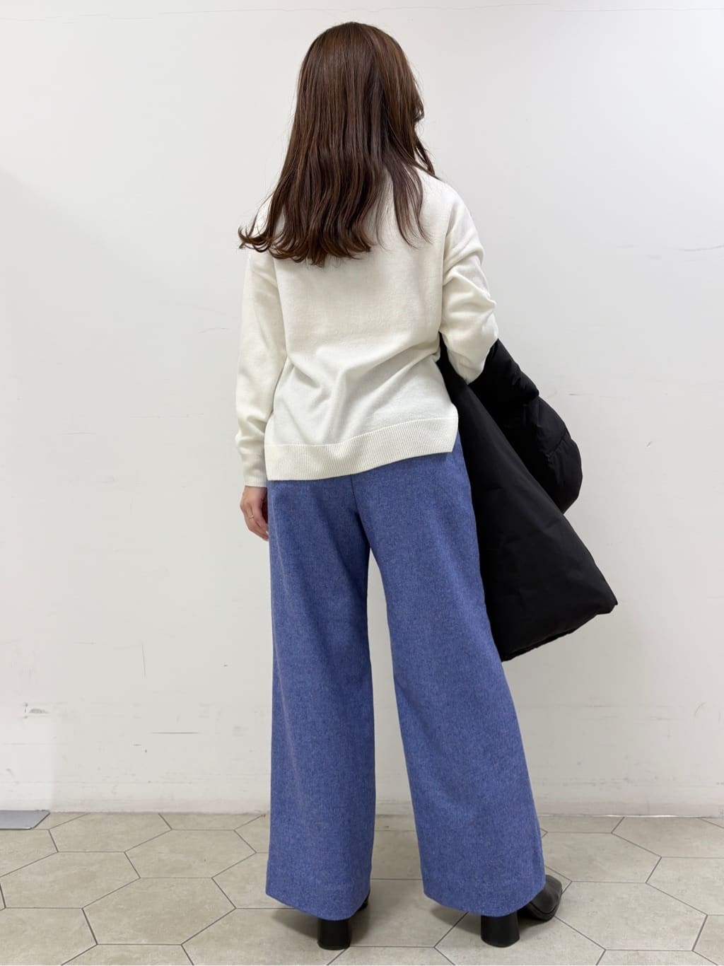 kahoさんの「INDIVI｜【褒められパンツ／ウール混】ウォームウール ワイドパンツ」を使ったコーディネート