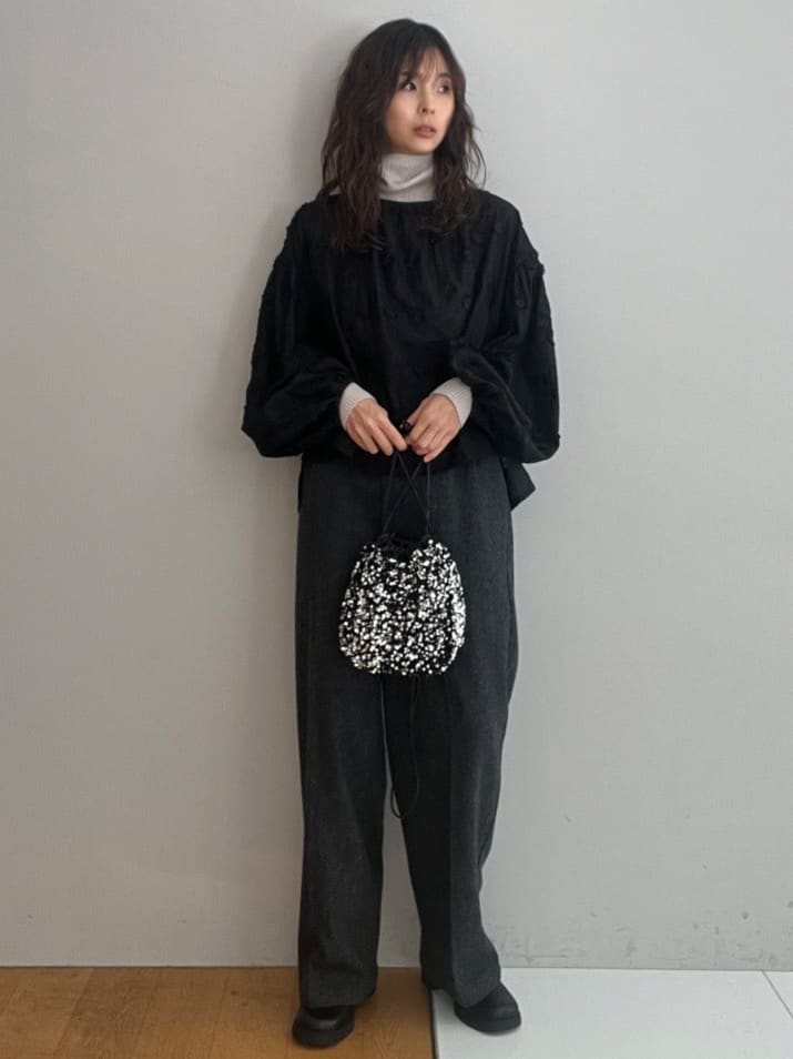 misaさんの「DRESSTERIOR｜シルクブレンドメリノウールリブプルオーバー」を使ったコーディネート