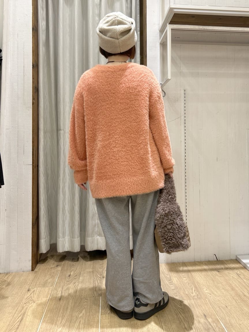 ga_riさんの「THE SHOP TK｜【ふわふわあったか】フェザーカーディガン」を使ったコーディネート