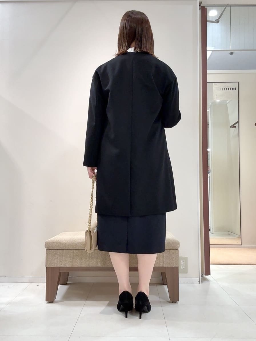 YUIさんの「UNTITLED｜◆【お呼ばれドレス/洗える】カットジャカードスリーブ ワンピース」を使ったコーディネート