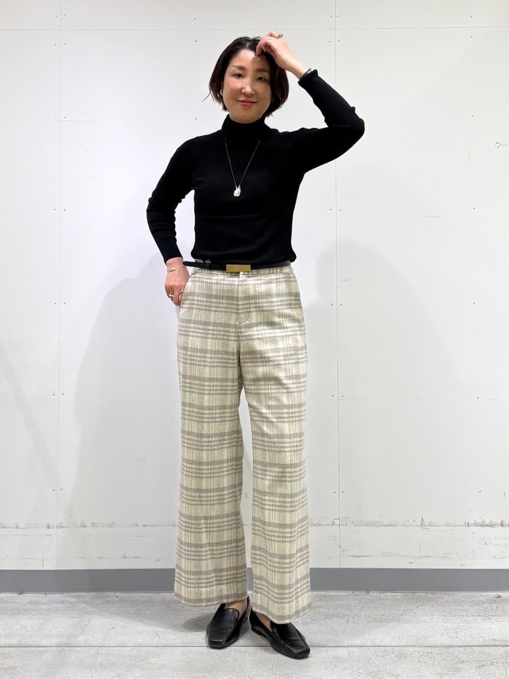 yuriさんの「INDIVI｜【撥水／洗える／デザイン衿】ステッチレス ショートダウンコート」を使ったコーディネート
