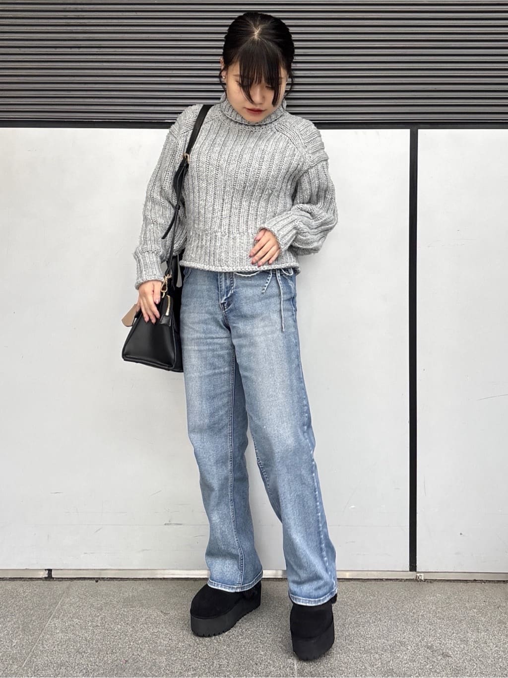 まっきーさんの「ESPERANZA｜厚底2WAYフェイクムートンサボ」を使ったコーディネート
