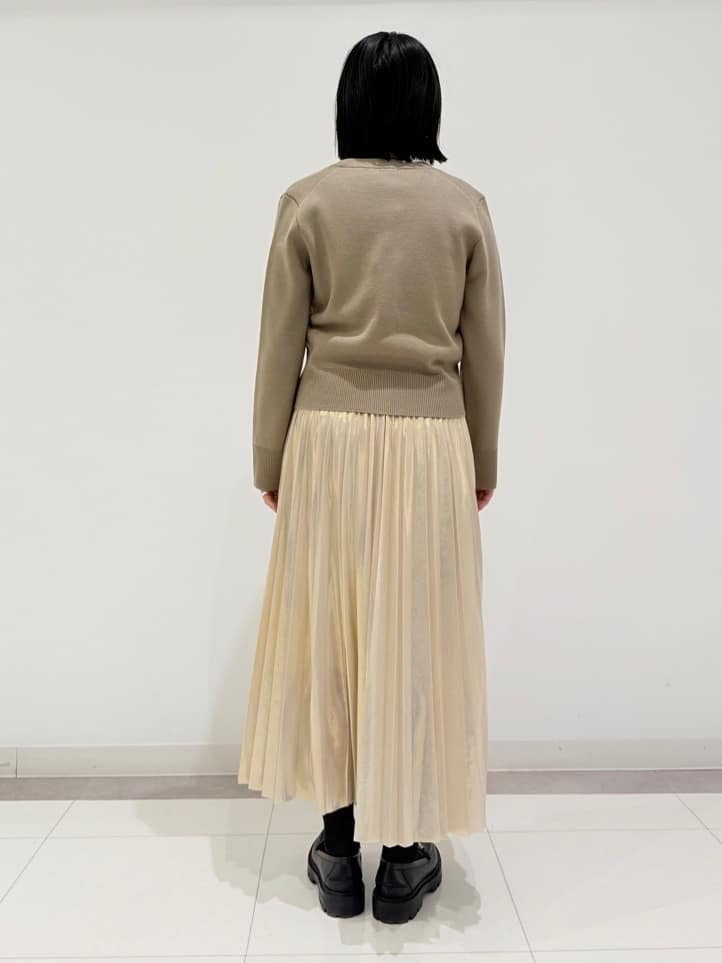 MIYAKAWAさんの「DRESSTERIOR｜ストレッチフルニードルニット」を使ったコーディネート